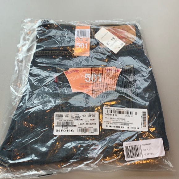 Levi’s - Picture 2 of 4